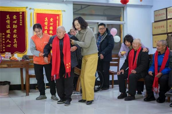 新泰甫敬老院 温暖相伴 乐享天伦